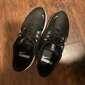 Nike Quest Running Shoes